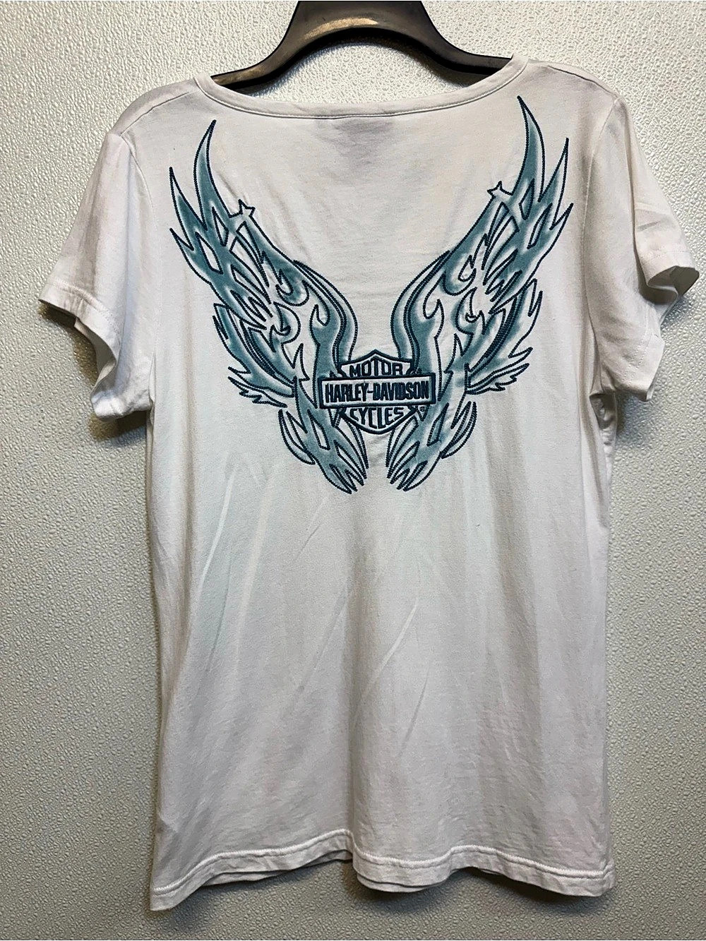 Harley-Davidson V-Neck Button Front Tee in White Size Large (E-71)